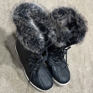 Women's Black Fur-Lined Winter Boots size 8